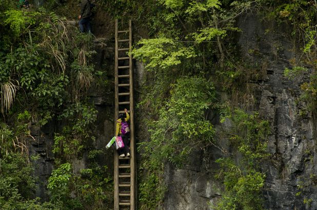 Kids school china climb cliff