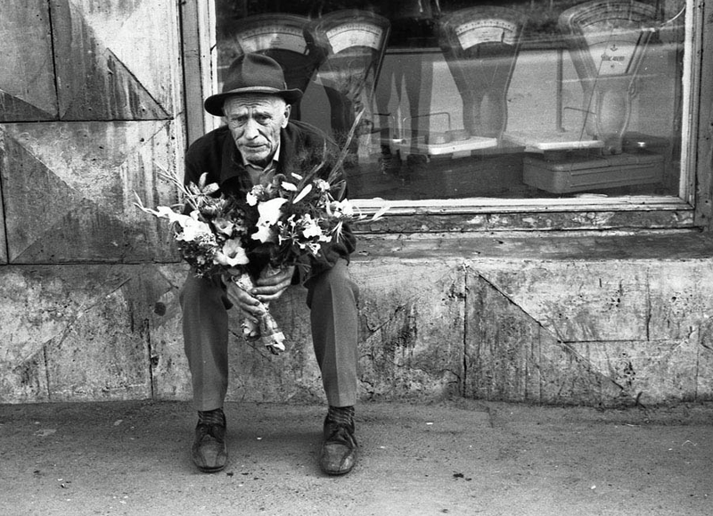 Vladimir Vorobjev - Russia Photography - 80s - man with flowers