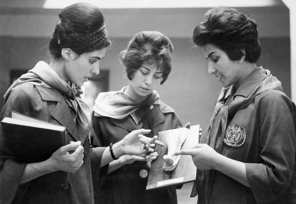 Afghanistan-50s-60s-modern-women-students.jpg