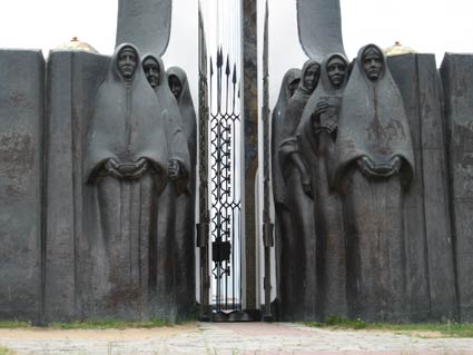 Belarus Statues - Minsk Women