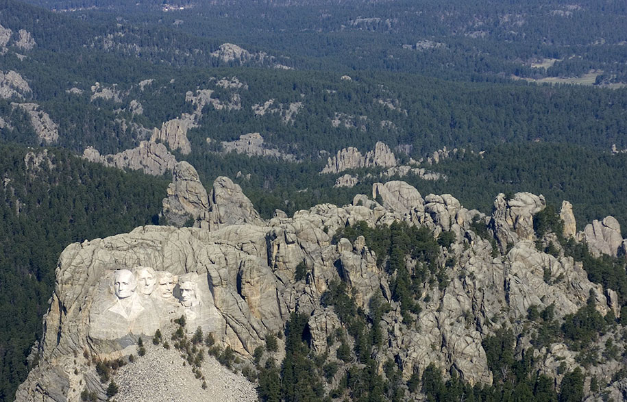 Famous Places From The Distance - Mount Rushmore
