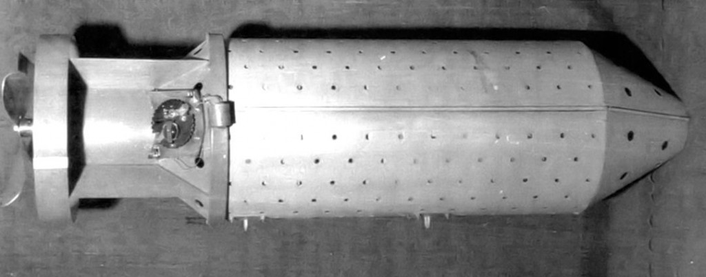 USA WWII Bat_Bomb_Canister