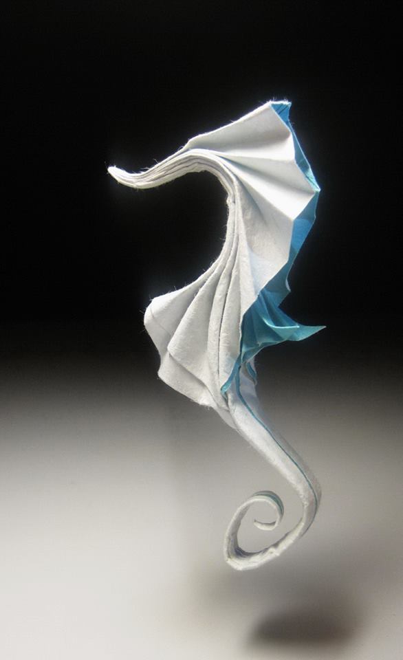 Hoàng Tiến Quyết Wet Fold Origami Sea Horse