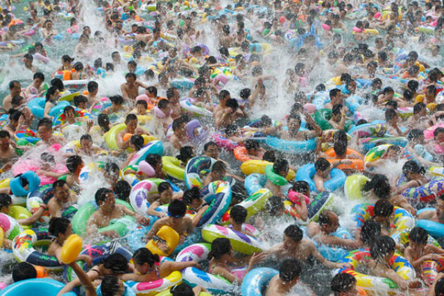 weird-china-busy-pool-2