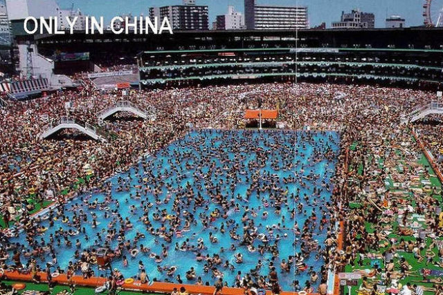 weird-china-busy-pool