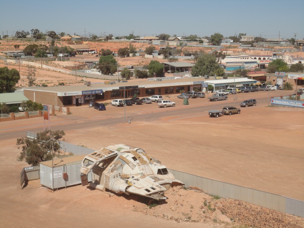 Coober Pedy - pitch black prop