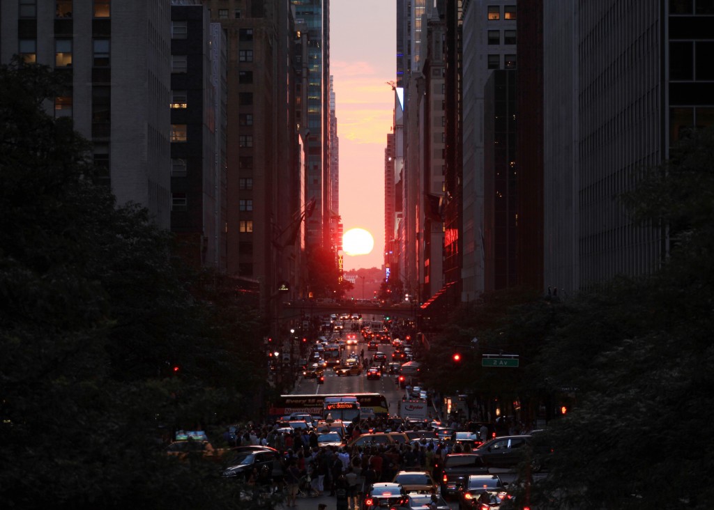 Manhattanhenge - big red sun