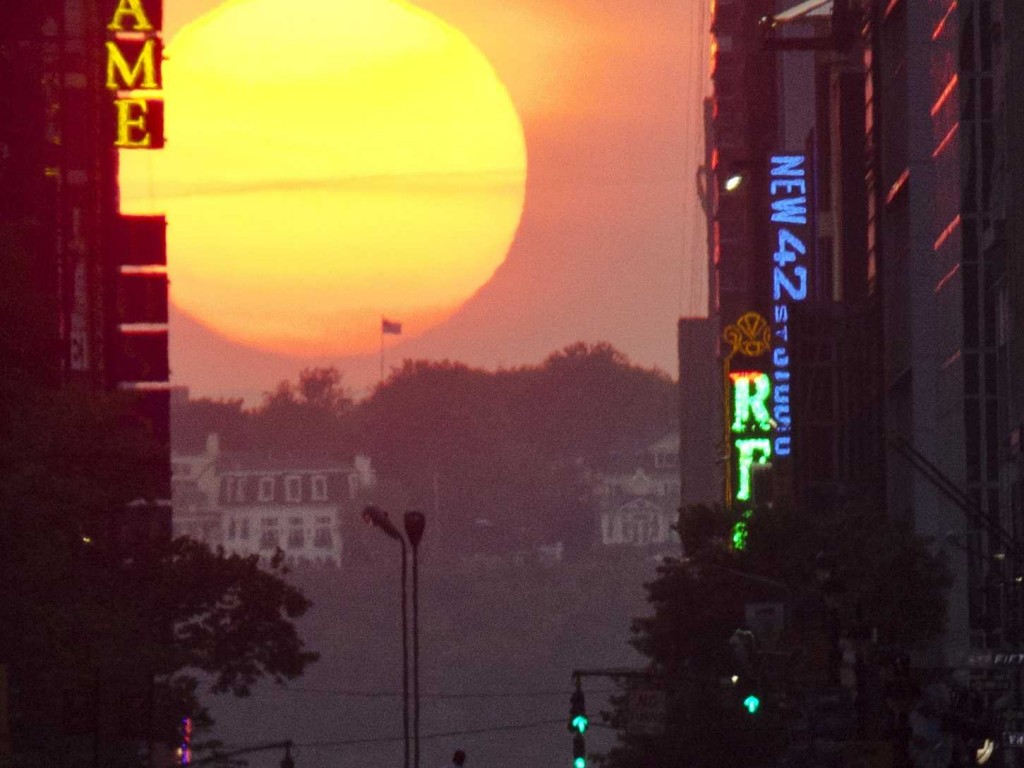 Manhattanhenge - closeup