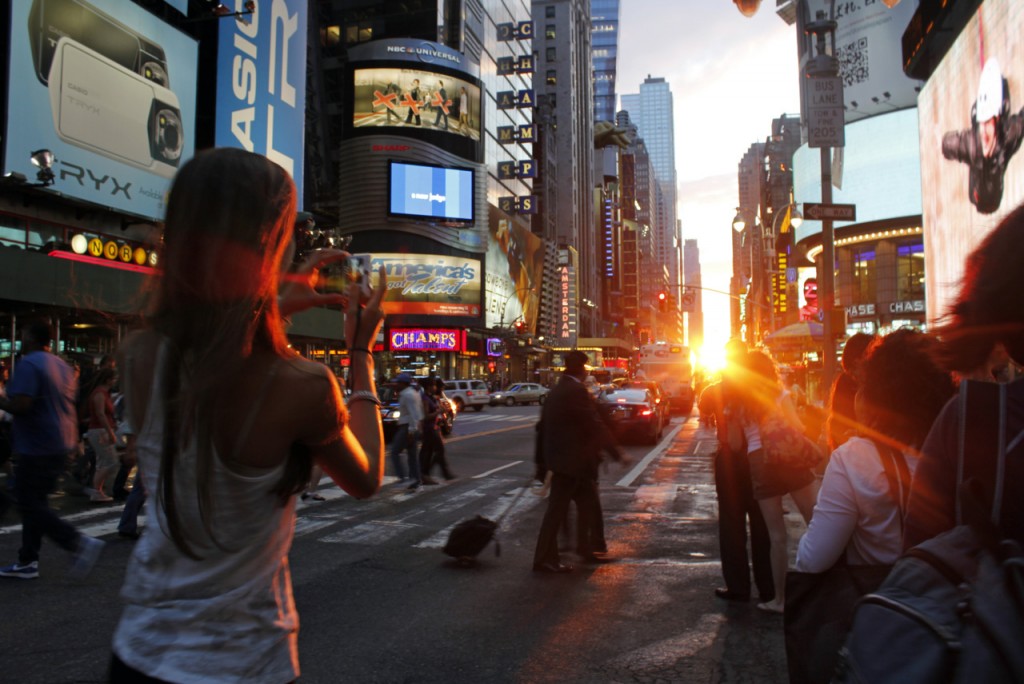 Manhattanhenge - ruined by crowds 2